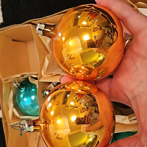 Vintage 10 mercury glass ornaments ,3 plastic 🔔 1970s box included - Picture 6 of 10